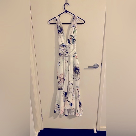 Size 6 NWT WIDE STRAP FLOUNCE FLORAL WHITE DRESS - Picture 7 of 11